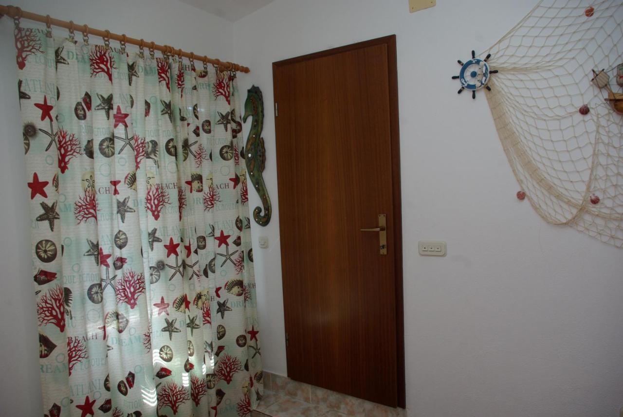 Rooms Tia Baška Voda Extérieur photo